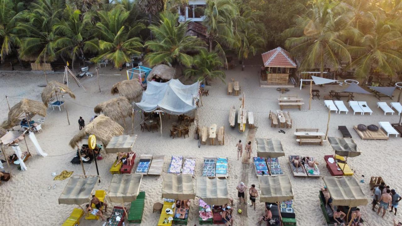 The Surf Access Guest House Arugam Kudah Eksteriør bilde